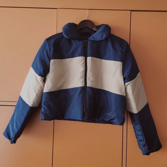 I Saw it First cropped puffer jacket  - NWT (L) - Picture 3 of 13